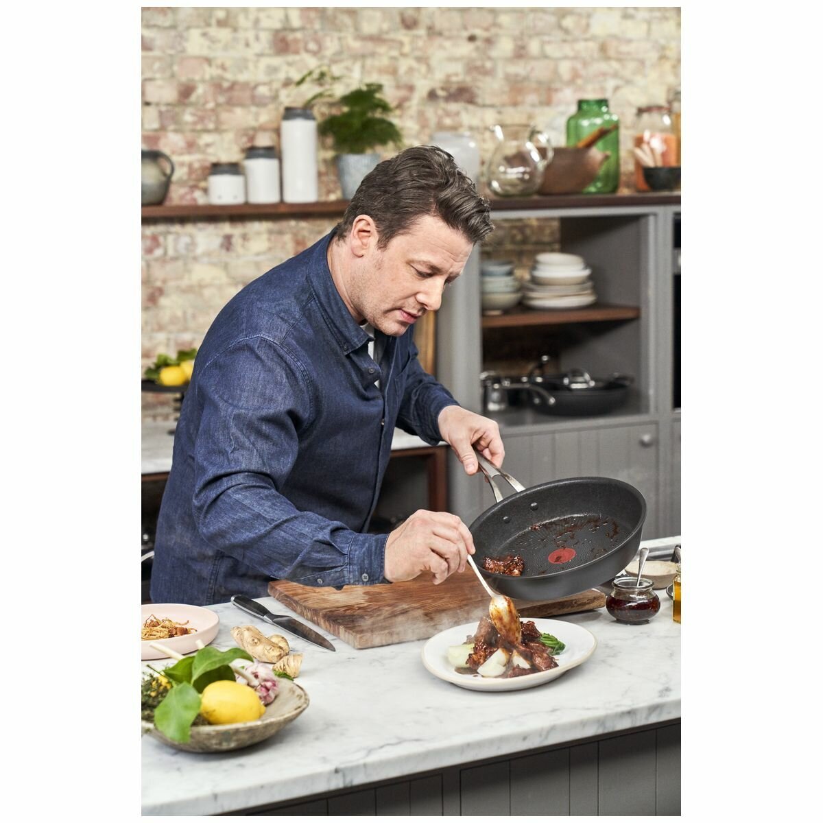 JAMIE OLIVER Cooks Classic Induction Hard Anodised All-In-One Pan